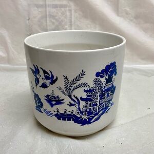 Vintage, Blue Willow  Flower Vase or Planter  4.5in H x 5in D